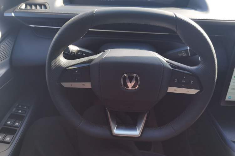 Used Changan Eado PHEV 2025 Smart New Blue Whale 145KM High-Energy Edition