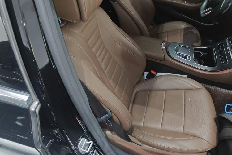 Used Mercedes-Benz E-Class 2021 Restyled E 300 L Sporty and Stylish Edition
