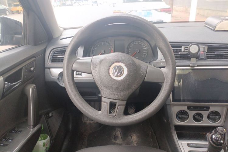 Used Volkswagen Lavida 2013 1.6L Manual Fashion Edition
