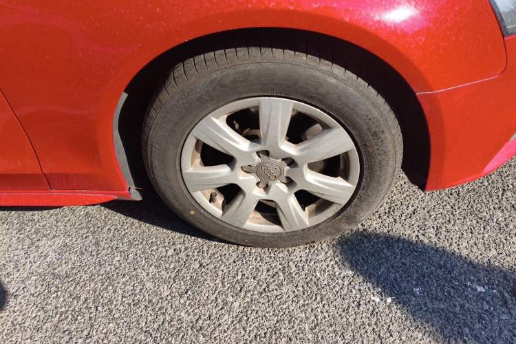 Used Audi A4L 2012 2.0 TFSI automatic standard version
