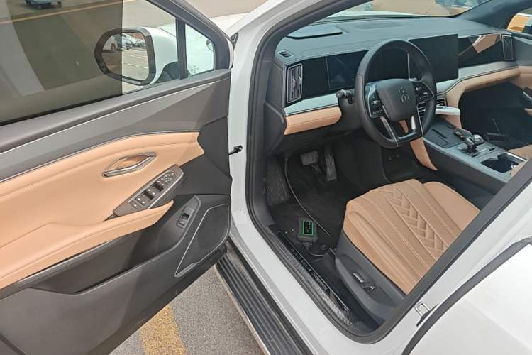 Used BYD Song L DM-i 2024 112 km Beyond Edition
