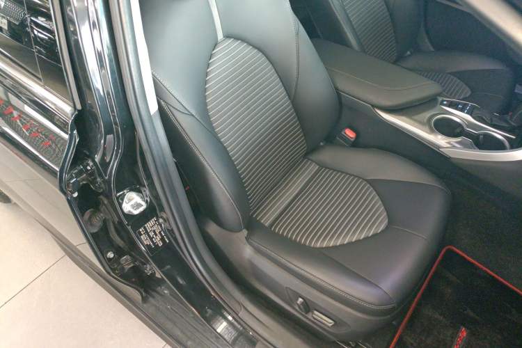 Used Toyota Camry 2022 2.5S Knight Edition
