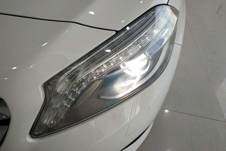 Used Mercedes-Benz A-Class (Import) 2015 A 200 Fashion Model