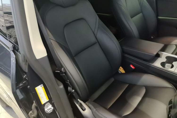 Used Tesla Model Y 2024 Rear-Wheel-Drive Version Right Front Seat