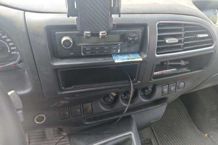 Used JMC Transit 2021 2.8T Space King Standard Version Long Wheelbase Mid-Height Roof Rear Single Tire – Step 6-Seater Diesel China VI Emission Standard JX493