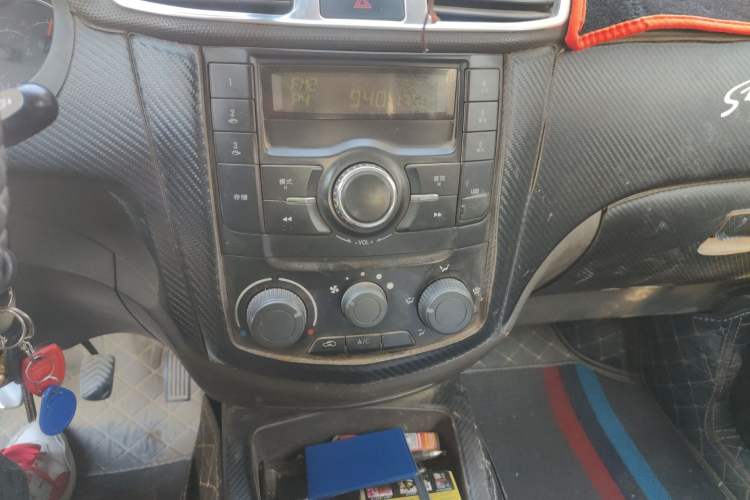 Used Wuling Hongguang 2015 1.5L S Base Model China IV Audio And AC Panel