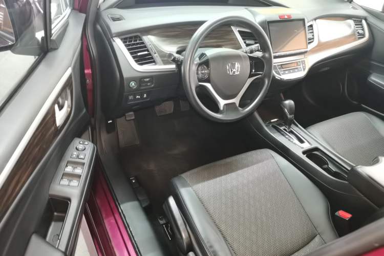 Used Honda Jade 2017 1.8L automatic Comfort version 5 seats
