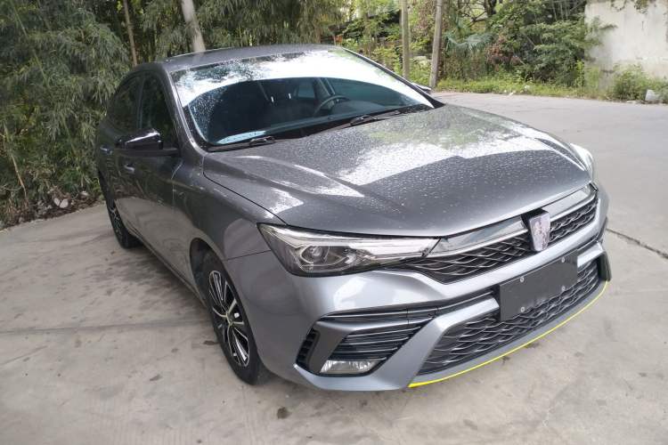 Used Roewe i5 2021 1.5L CVT Platinum Edition Front Right 45 Deg