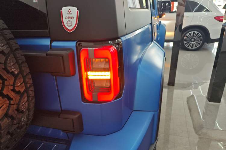 Used BAIC Off-Road BJ40 2021 2.0D Automatic Four-Wheel Drive Blade Hero Edition Pioneer Model Right Rear Taillight