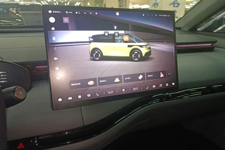 Used Zeekr MIX 2025 Intelligent Driving Version
