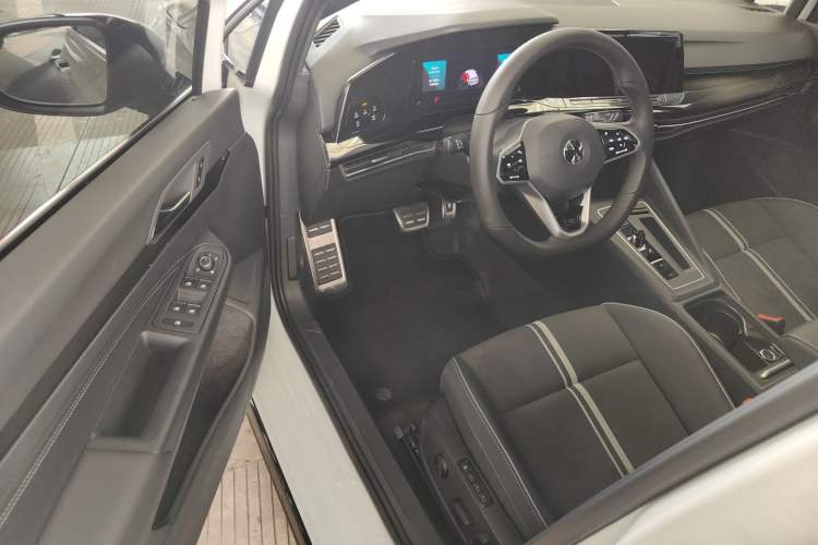 Used Volkswagen Golf 2023 280TSI DSG R-Line Lite