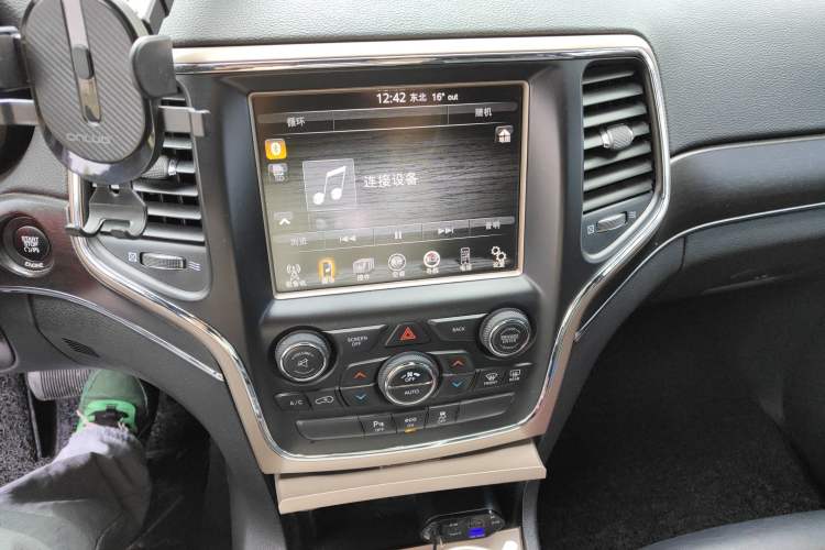 Used Jeep Grand Cherokee 2015 3.0TD Diesel Comfort Navigation Edition
