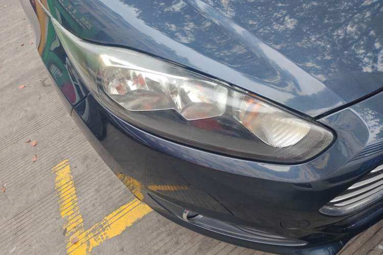 Used Ford Fiesta 2013 Hatchback 1.5L Automatic Fashion Edition
