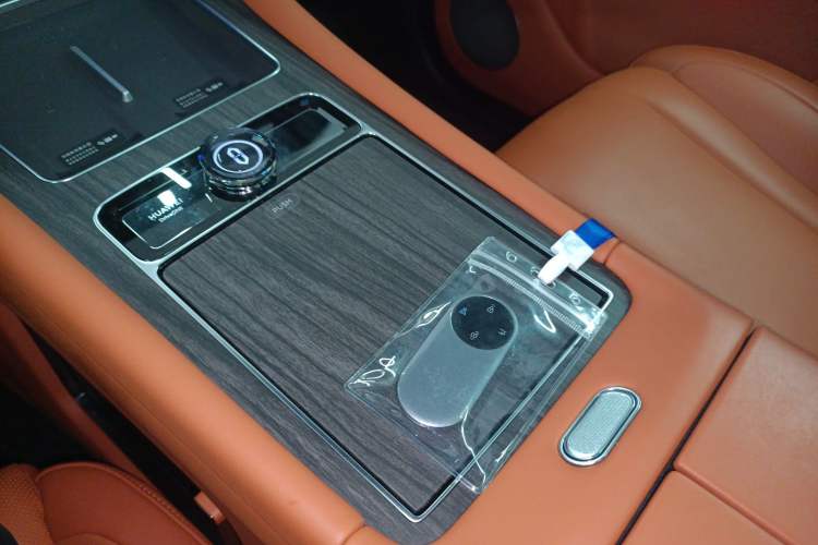 Used Hima AITO M9 2024 All-Electric Ultra Version 100 kWh 5-Seater Model
