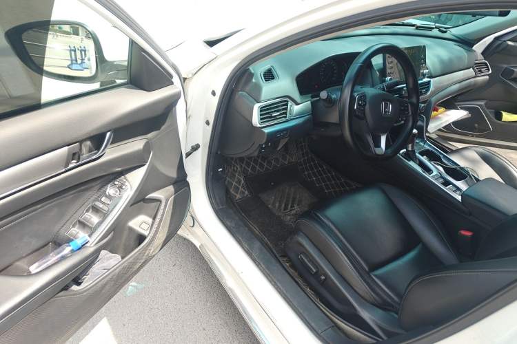 Used Honda Accord 2018 260TURBO Luxury Edition China VI Driver Seat
