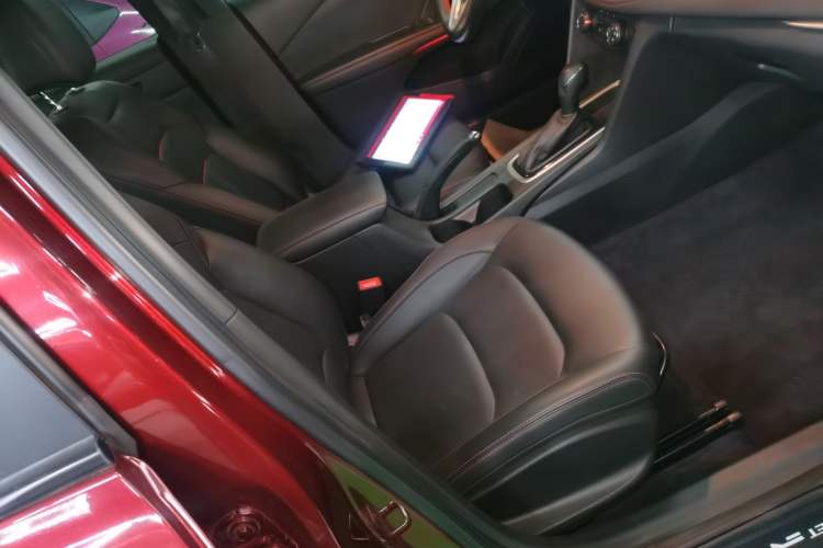 Used Chevrolet Monza 2020 Light Hybrid RS 330T Automatic Comfort Edition Right Front Seat