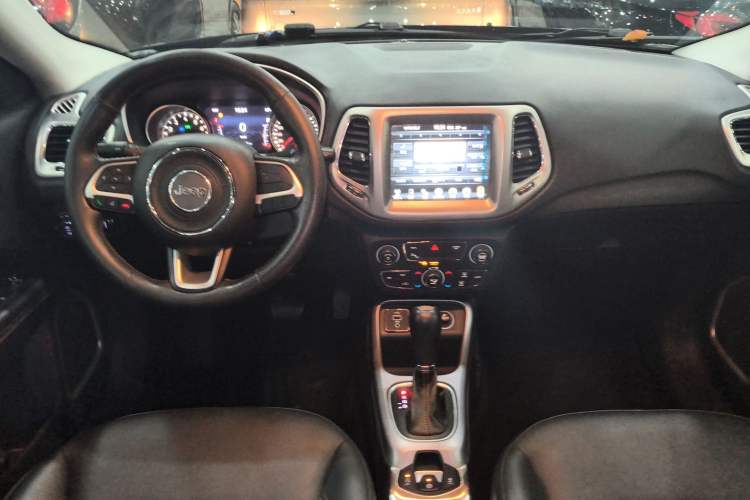 Used Jeep Compass 2017 200T Automatic Family Edition Center Console