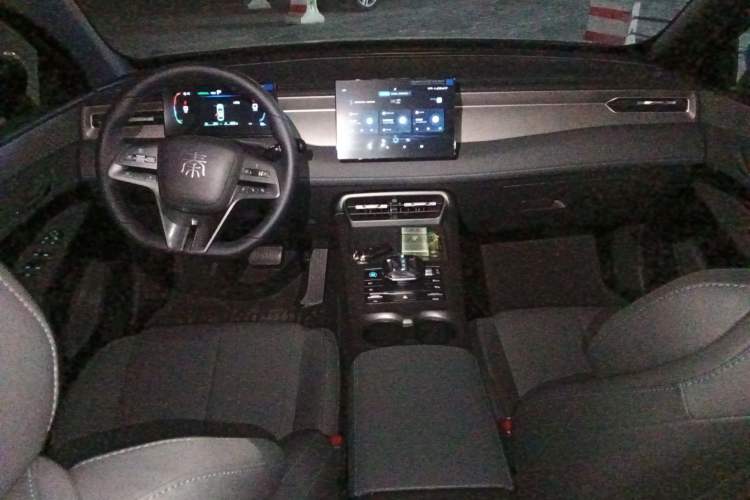 Used BYD Qin PLUS 2025 DM-i Smart Drive 55KM Leading Model
