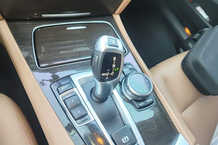 Used BMW 7 Series 2014 730Li Premium Edition Gear Lever