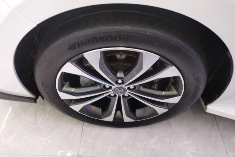 Used Toyota Granvia 2022 2.5L Hybrid Premium Edition
