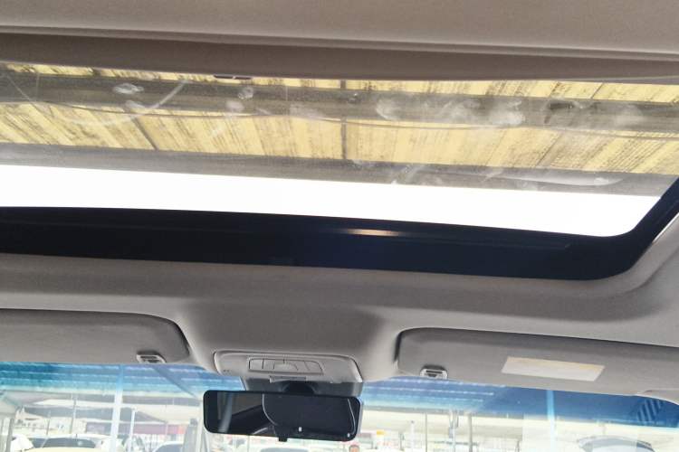 Used Buick GL8 2022 Land Executive Class 652T Prestige Model
