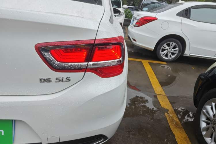 Used DS 5LS 2016 1.6T Comfort Edition THP160
