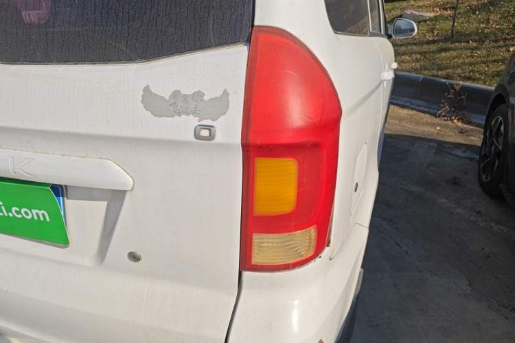 Used Dongfeng Fengon 330 2014 1.5L Manual Standard Edition DK15-02
