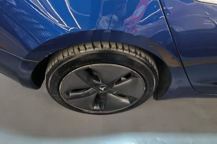 Used Tesla Model 3 2019 Performance High-Performance All-Wheel-Drive Version Right Rear Wheel Hub