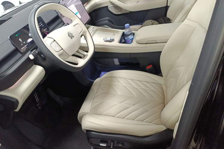 Used Nio ES6 2025 75 kWh Left Front Seat