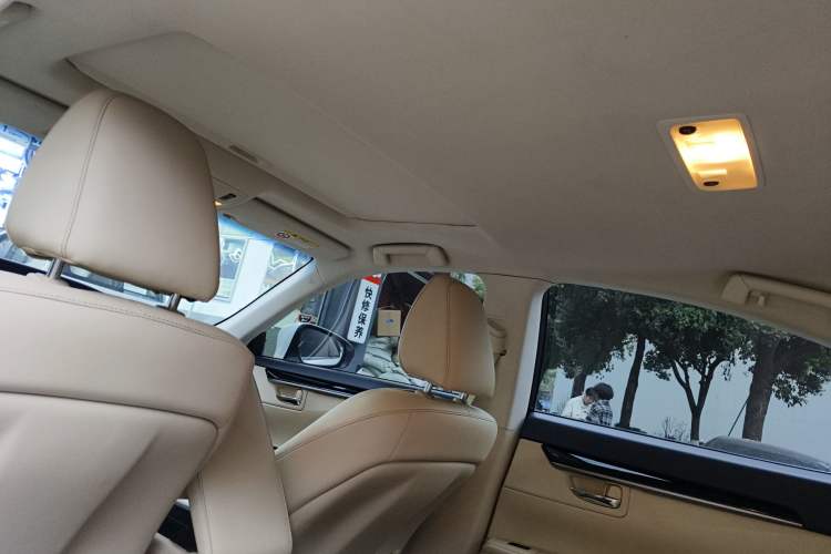 Used Lexus ES 2013 300h Elite Edition