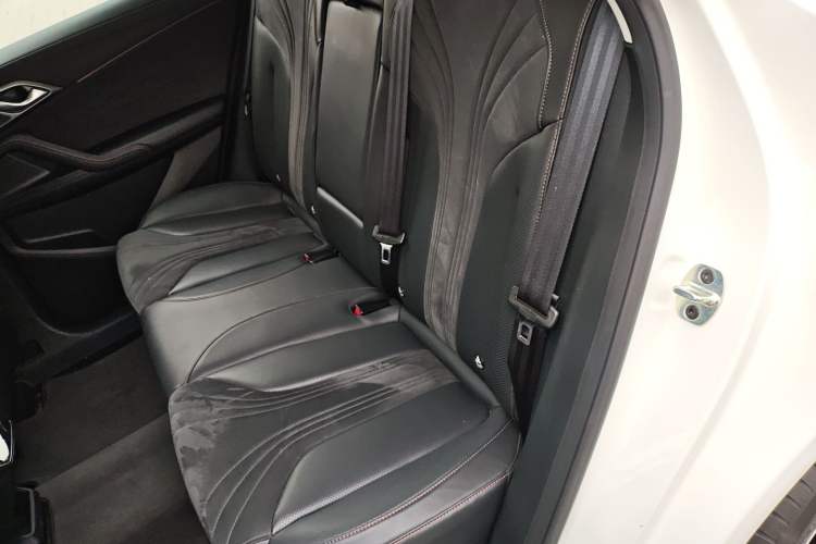 Used Roewe D5X DMH 2024 135 Tech Edition
