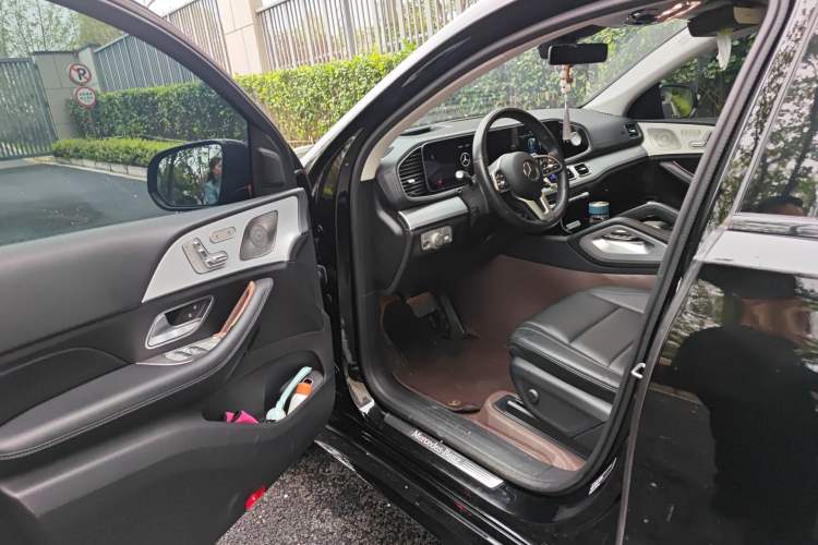 Used Mercedes-Benz GLE 2022 GLE 350 4MATIC Coupe SUV Luxury Model Driver Seat