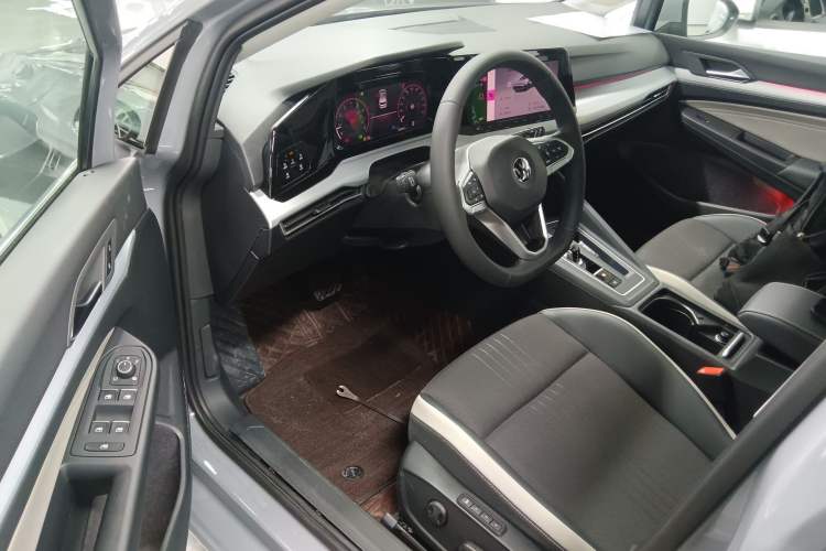 Used Volkswagen Golf 2024 280TSI DSG Pro 50th Anniversary Edition
