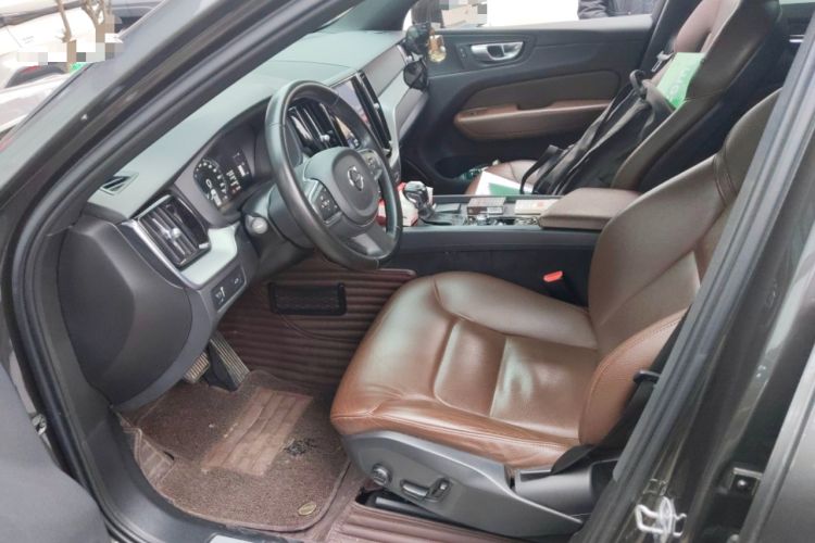 Used Volvo XC60 2021 T5 4x4 Smart Luxury Edition