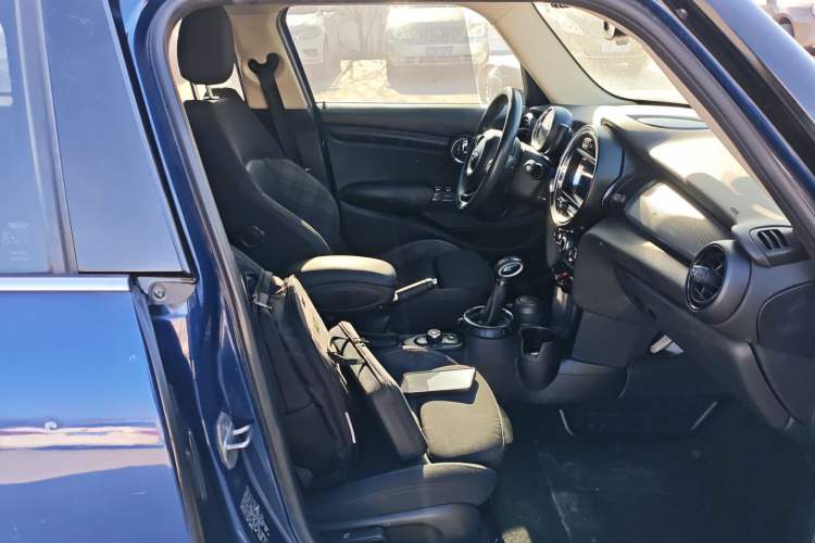 Used MINI MINI 2016 1.5T COOPER Five-Door Edition