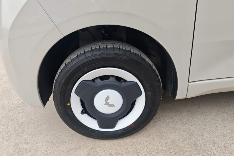 Used Wuling Hongguang MINIEV 2024 3rd Generation 215km Youth Edition Left Front Wheel Hub