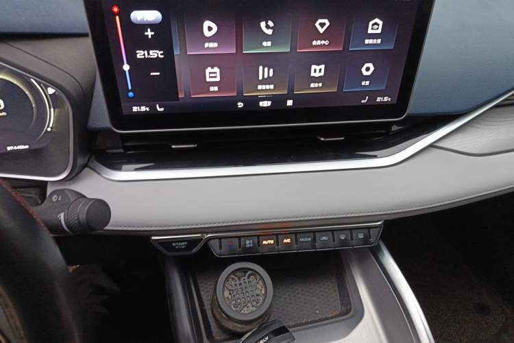 Used Geely Auto Preface 2021 Revised Version 2.0TD Luxury Edition Audio And AC Panel