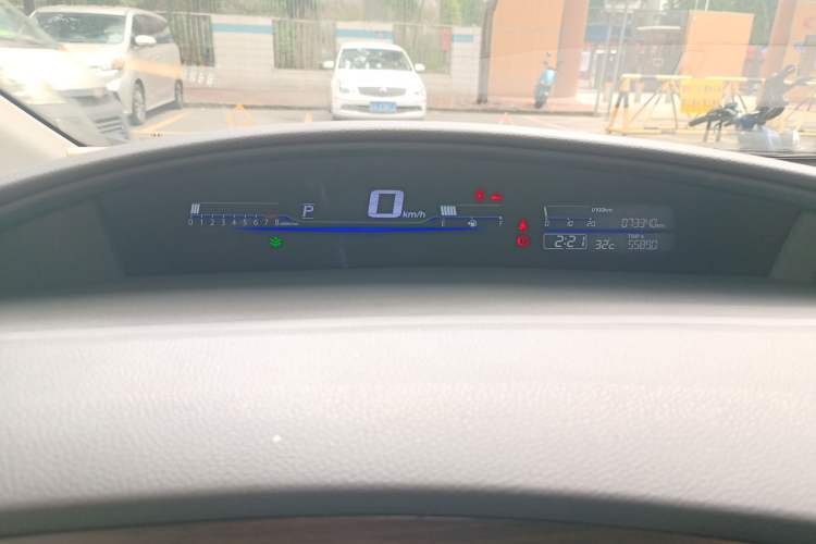 Used Honda Jade 2016 1.8L CVT Luxury Edition 5-seater Odometer Close Up