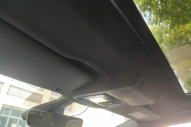 Used Volkswagen ID.3 2025 Smart Model Outstanding Oxygen Edition Headliner