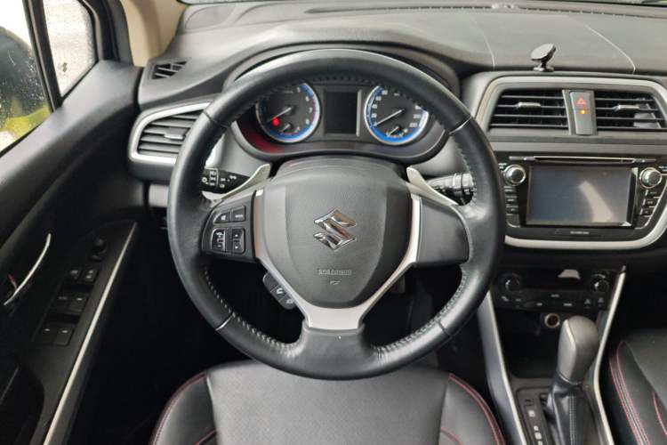 Used Suzuki S-Cross 2014 1.6L CVT Two-Wheel Drive Elite Version Steering Wheel