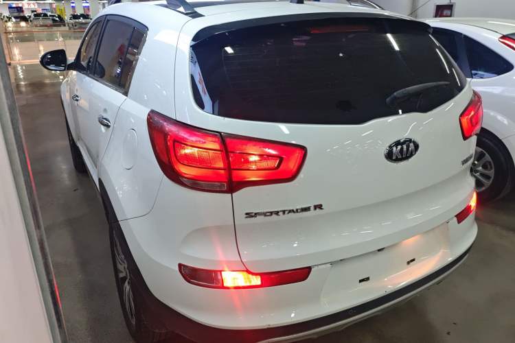 Used Kia Sportage R 2015 2.0L Automatic Two-Wheel Drive DLX Model Rear Left 45 Deg