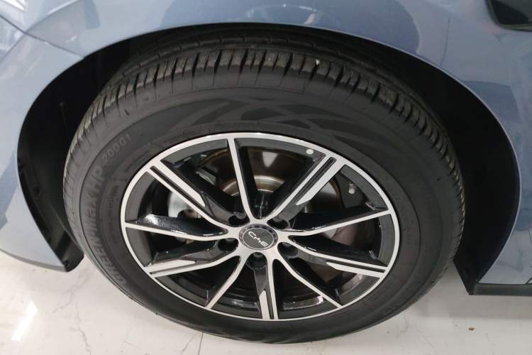 Used BYD Seal 06 New Energy 2025 DM-i Smart Drive 120KM Prestige Model Left Front Wheel Hub