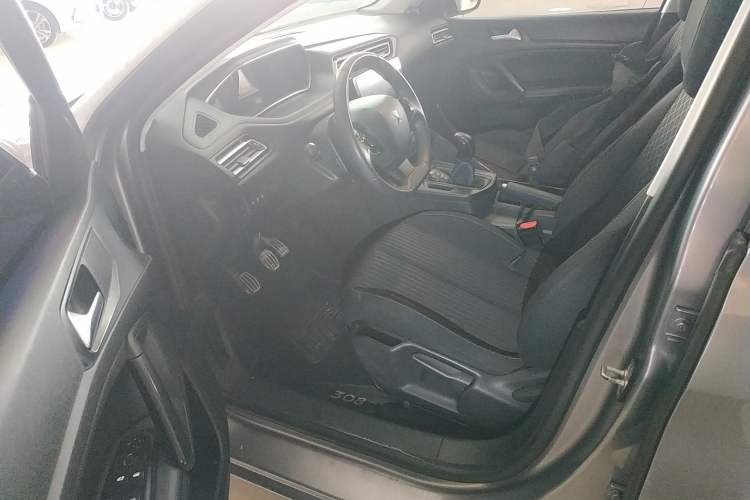 Used Peugeot 308 2018 1.6L Manual Fashion Edition Driver Seat