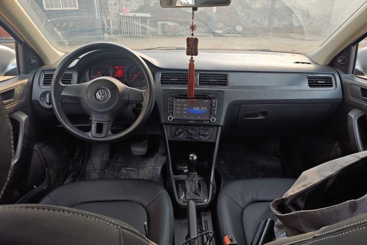 Used Volkswagen Santana 2013 1.6L Automatic Fashion Edition