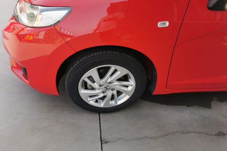 Used Honda Fit 2014 1.5L LX CVT Comfort Model Left Front Wheel Hub