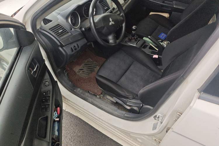 Used Mitsubishi Lancer EX 2011 Xiali Edition 2.0L Manual Comfort Model Driver Seat