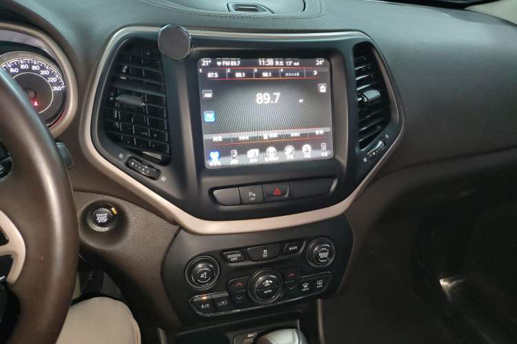 Used Jeep Cherokee 2016 2.0L Superior Edition