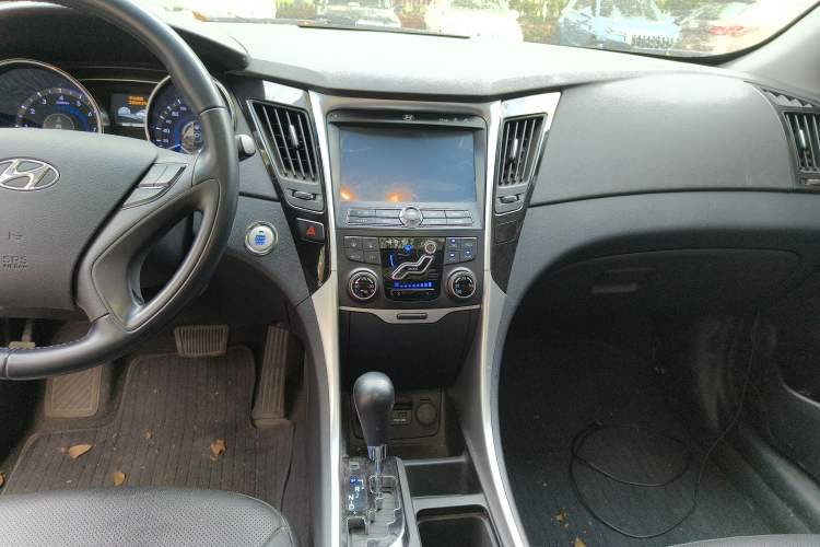Used Hyundai Sonata 2013 2.4L Automatic Leading Edition China IV Standard Audio And AC Panel