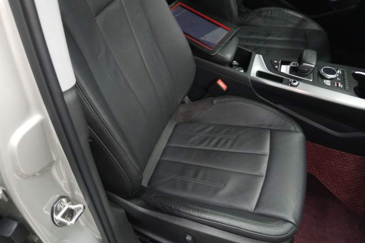 Used Audi A4L 2019 40 TFSI Fashion Edition China VI Emission Standard