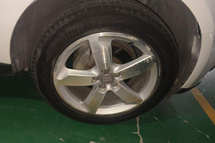 Used Audi Q5 2013 40 TFSI Ambition Right Front Wheel Hub